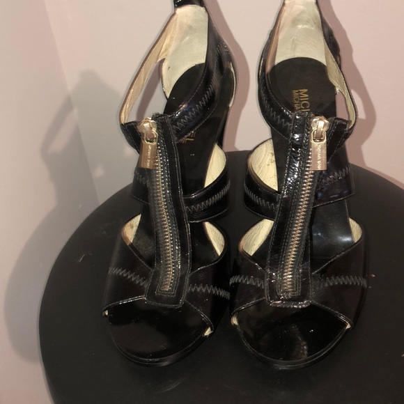 MK Berkley Zip-up Dress Sandals Patent Leather - Picture 2 of 4